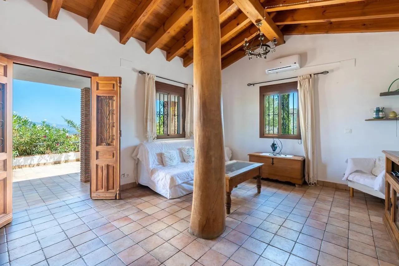 Country Villa In Peaceful Location Cutar