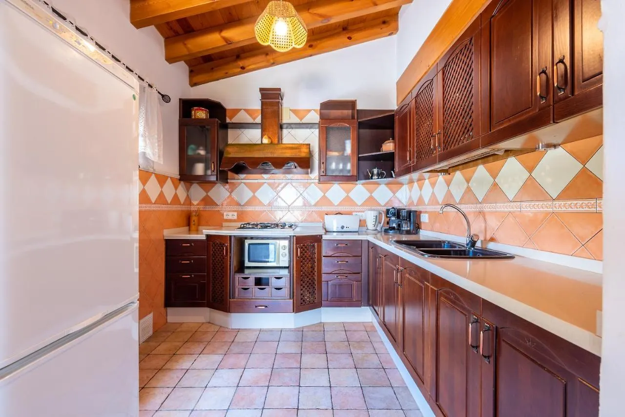 Country Villa In Peaceful Location Cutar Spain