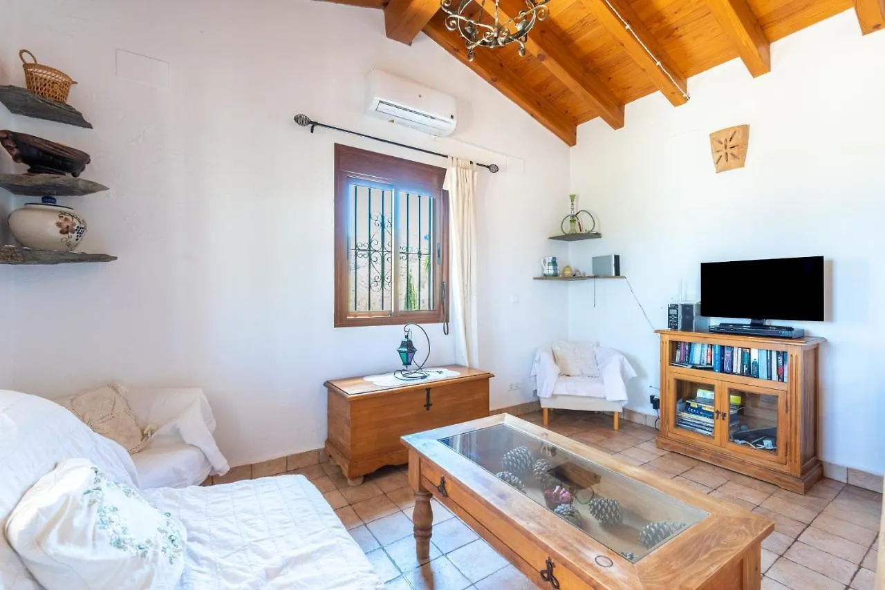 Country Villa In Peaceful Location Cutar Spain