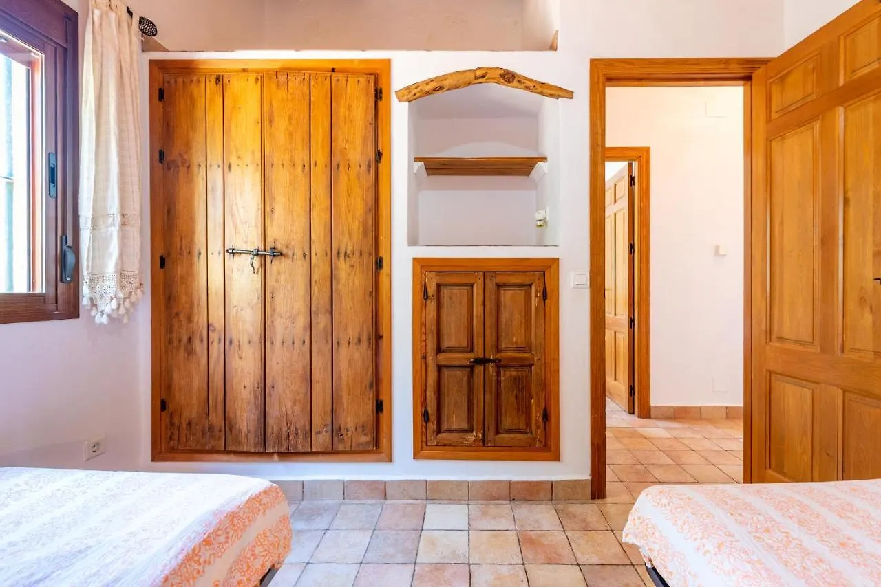 Country Villa In Peaceful Location Cutar 0*,